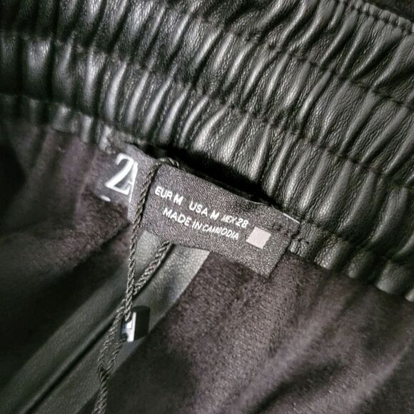 🆕 Zara Faux Leather Wide Pleated Elastic Belted Waist Culottes in Black - Picture 7 of 11